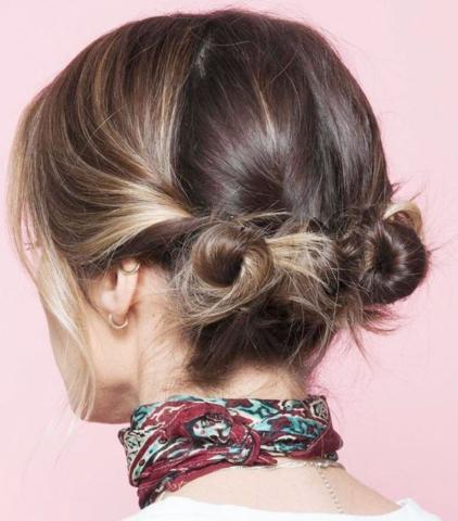 Macaron buns: Το hair trend που αγαπούν οι Γαλλίδες