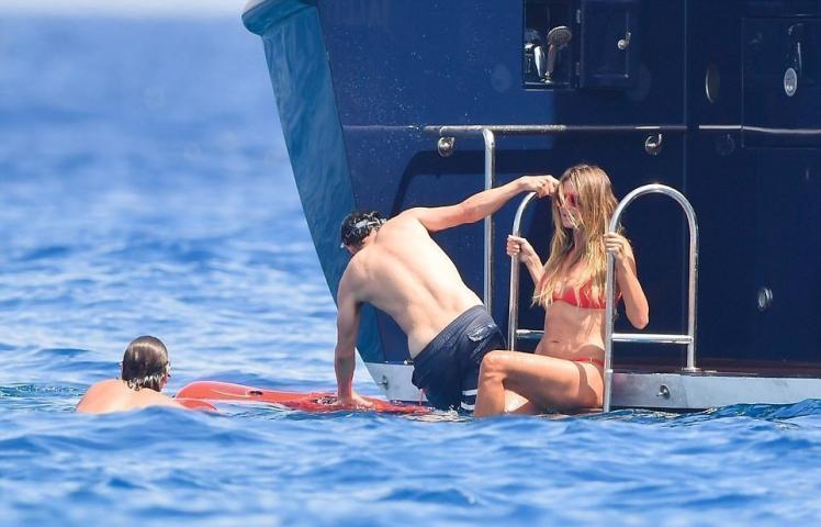 Η Heidi Klum στα 44 της έχει αυτό το κορμί… δες και κλάψε (drop the ice cream) 