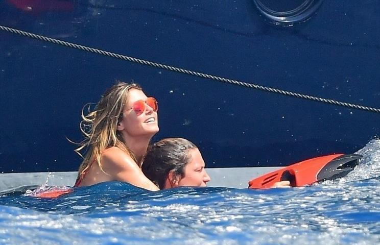 Η Heidi Klum στα 44 της έχει αυτό το κορμί… δες και κλάψε (drop the ice cream) 