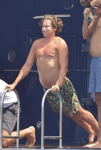 Η Heidi Klum στα 44 της έχει αυτό το κορμί… δες και κλάψε (drop the ice cream) 