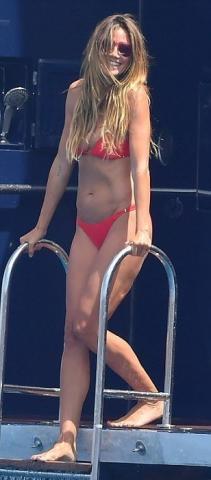 Η Heidi Klum στα 44 της έχει αυτό το κορμί… δες και κλάψε (drop the ice cream) 