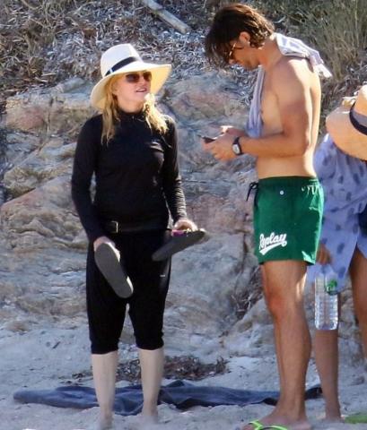 Η Madonna πάει συνέχεια στην παραλία με χειμωνιάτικα και ιδού ο λόγος