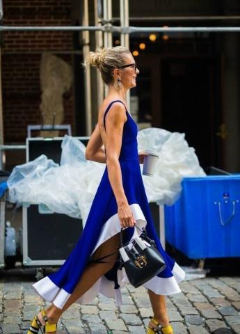 Μια διαφορετική αλλά όμορφη τάση στα φορέματα. Εσύ θα τη φορέσεις; Μια διαφορετική αλλά όμορφη τάση στα φορέματα. Εσύ θα τη φορέσεις;