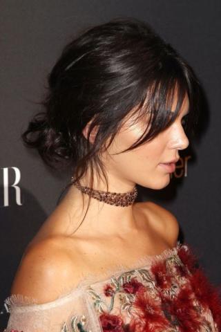 Η Kendall Jenner έχει ένα bun για κάθε περίσταση