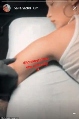 Το νέο tiny tattoo της Bella Hadid παραείναι tiny... 