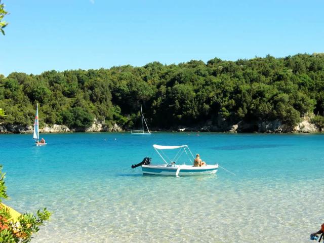 Σύβοτα: Η Καραϊβική "μετακόμισε" στην Ελλάδα Σύβοτα: Η Καραϊβική "μετακόμισε" στην Ελλάδα