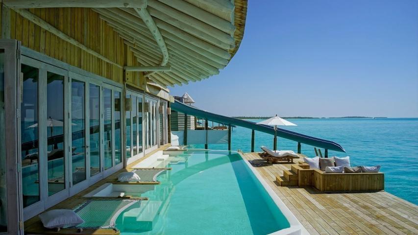 Μαλδίβες... "No news No shoes"