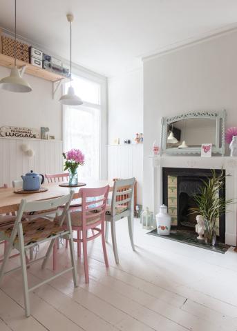 Ξενάγηση σε ένα μοντέρνο σπίτι με vintage διάθεση Ξενάγηση σε ένα μοντέρνο σπίτι με vintage διάθεση