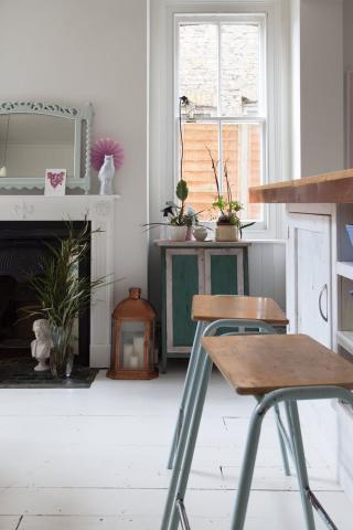 Ξενάγηση σε ένα μοντέρνο σπίτι με vintage διάθεση Ξενάγηση σε ένα μοντέρνο σπίτι με vintage διάθεση