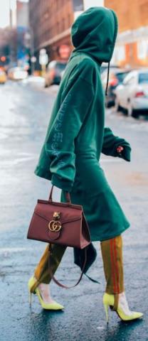 Street looks για να φορέσεις το αγαπημένο σου hoodie