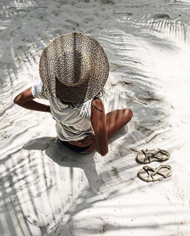 8+1 κομμάτια που θα σου δώσουν το τέλειο beach look 8+1 κομμάτια που θα σου δώσουν το τέλειο beach look