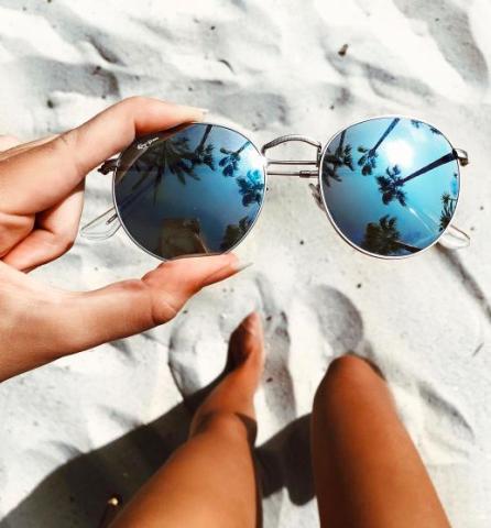 8+1 κομμάτια που θα σου δώσουν το τέλειο beach look 8+1 κομμάτια που θα σου δώσουν το τέλειο beach look