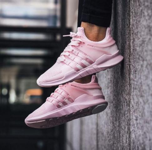 Αυτά είναι τα sneakers της νέας σεζόν και στα δείχνουμε πρώτοι Αυτά είναι τα sneakers της νέας σεζόν και στα δείχνουμε πρώτοι