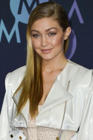 Hair inspo: 12 χτενίσματα για μακριά μαλλιά