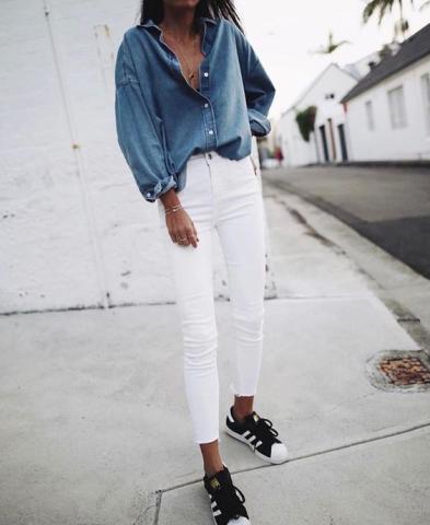 Denim πουκάμισο: Το item που φοριέται χειμώνα καλοκαίρι Denim πουκάμισο: Το item που φοριέται χειμώνα καλοκαίρι