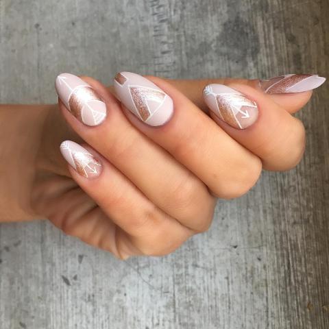 #manimonday: Οι πιο ωραίοι συνδυασμοί χρωμάτων για ένα color combo μανικιούρ