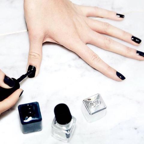 #manimonday: 3 χρώματα που θα κρατήσεις στο φθινοπωρινό μανικιούρ