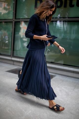 Pleated Skirt: Το δυναμικό comeback της και στιλάτοι τρόποι να τη συνδυάσεις Pleated Skirt: Το δυναμικό comeback της και στιλάτοι τρόποι να τη συνδυάσεις