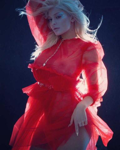 Kylie Jenner: "Αυτή είναι η πιο γυμνή μου φωτογράφιση" 