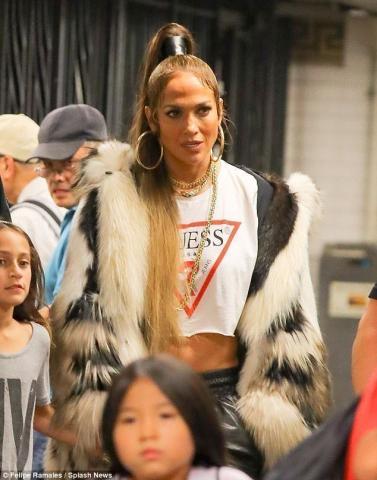 Τι κάνει η Jennifer Lopez με την κόρη της στο μετρό;