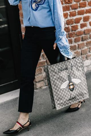 Πέρλες: Το νέο trend σε ρούχα και αξεσουάρ Πέρλες: Το νέο trend σε ρούχα και αξεσουάρ