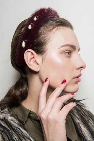 #manimonday: 7 χρώματα που πρέπει να δοκιμάσεις ειδικά τώρα