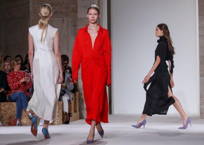 Victoria Beckham: Η Spring /Summer 2018 συλλογή της Victoria Beckham: Η Spring /Summer 2018 συλλογή της