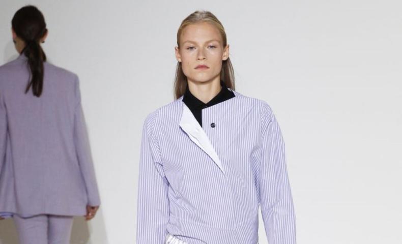 Minimal κομψότητα στο beauty look του fashion show της Victoria Beckham στην Νέα Υόρκη Minimal κομψότητα στο beauty look του fashion show της Victoria Beckham στην Νέα Υόρκη