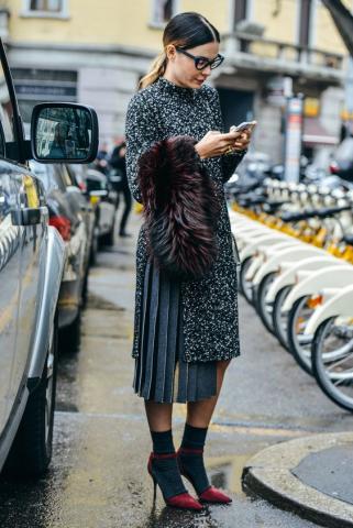 Τα καλτσάκια γίνονται η fashionable λεπτομέρεια που θα προσθέσει έξτρα πόντους στο στιλ Τα καλτσάκια γίνονται η fashionable λεπτομέρεια που θα προσθέσει έξτρα πόντους στο στιλ