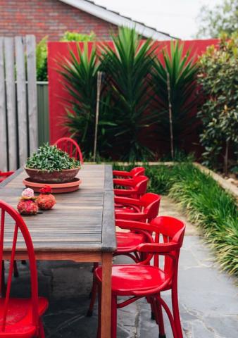 Διακόσμησε το σπίτι με το πιο έντονο χρώμα  Διακόσμησε το σπίτι με το πιο έντονο χρώμα