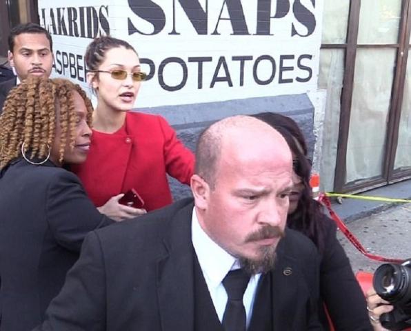 Η Bella Hadid έγινε έξαλλη με έναν σωματοφύλακά της