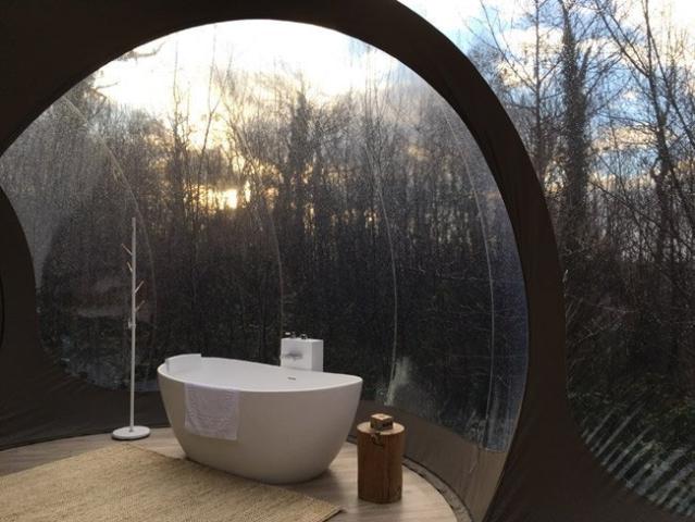 Sleeping in a bubble: Τα δωμάτια-φούσκες θα μας αδειάσουν τον κουμπαρά Sleeping in a bubble: Τα δωμάτια-φούσκες θα μας αδειάσουν τον κουμπαρά