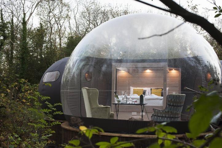 Sleeping in a bubble: Τα δωμάτια-φούσκες θα μας αδειάσουν τον κουμπαρά Sleeping in a bubble: Τα δωμάτια-φούσκες θα μας αδειάσουν τον κουμπαρά