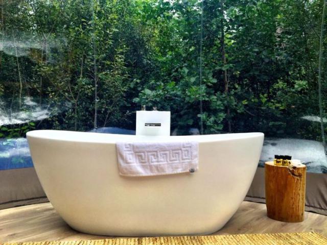 Sleeping in a bubble: Τα δωμάτια-φούσκες θα μας αδειάσουν τον κουμπαρά Sleeping in a bubble: Τα δωμάτια-φούσκες θα μας αδειάσουν τον κουμπαρά