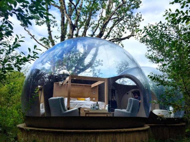 Sleeping in a bubble: Τα δωμάτια-φούσκες θα μας αδειάσουν τον κουμπαρά Sleeping in a bubble: Τα δωμάτια-φούσκες θα μας αδειάσουν τον κουμπαρά