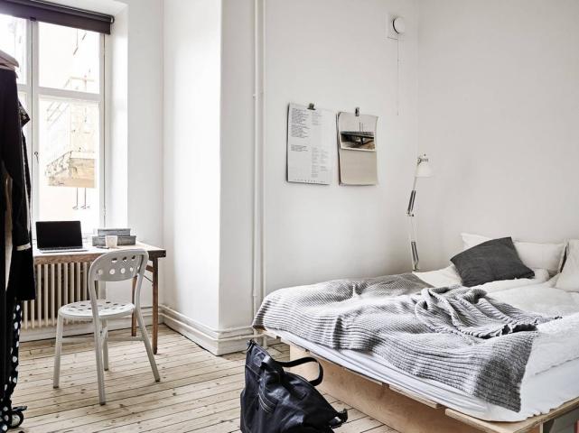 Γραφείο μέσα στο υπνοδωμάτιο; Κι όμως γίνεται!  Γραφείο μέσα στο υπνοδωμάτιο; Κι όμως γίνεται!