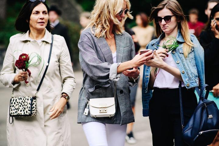 Αυτή είναι η τσάντα που έχει βολέψει τα It Girls στις Εβδομάδες Μόδας Αυτή είναι η τσάντα που έχει βολέψει τα It Girls στις Εβδομάδες Μόδας