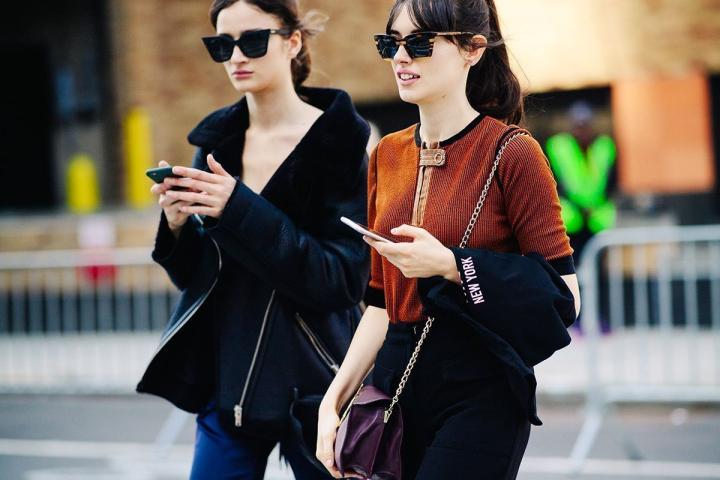 Αυτή είναι η τσάντα που έχει βολέψει τα It Girls στις Εβδομάδες Μόδας Αυτή είναι η τσάντα που έχει βολέψει τα It Girls στις Εβδομάδες Μόδας