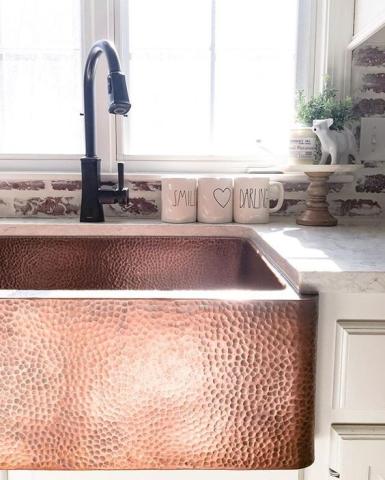 Αυτό το μέταλλο είναι η νέα δυνατή τάση στη διακόσμηση Αυτό το μέταλλο είναι η νέα δυνατή τάση στη διακόσμηση