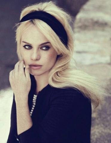 Do ti like IT girls: Πώς να φορέσεις τη μαύρη κορδέλα από το πρωί ως το βράδυ