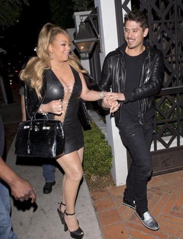 Mariah Carey, αλήθεια ντύθηκες έτσι; Γιατί; 