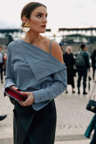 #fall_trend: Αυτό είναι το νέο off-the-shoulder top που σίγουρα θα λατρέψεις #fall_trend: Αυτό είναι το νέο off-the-shoulder top που σίγουρα θα λατρέψεις