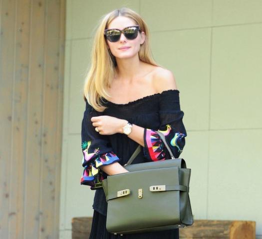 #fall_trend: Αυτό είναι το νέο off-the-shoulder top που σίγουρα θα λατρέψεις #fall_trend: Αυτό είναι το νέο off-the-shoulder top που σίγουρα θα λατρέψεις