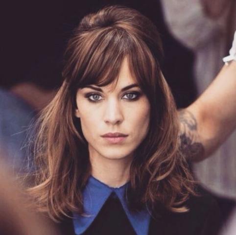 Εύκολα hairstyles για σένα που έχεις αφέλειες Εύκολα hairstyles για σένα που έχεις αφέλειες