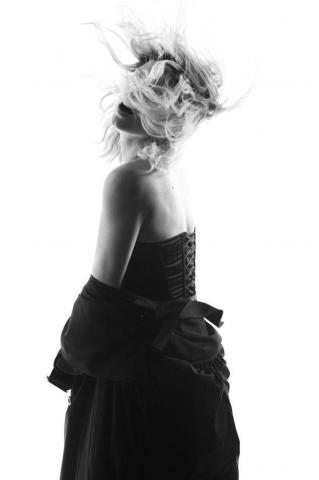 Η Fergie γυμνή και αφόρητα sexy