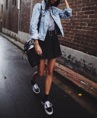8 stylish looks για να φορέσεις τα sneakers σου 8 stylish looks για να φορέσεις τα sneakers σου