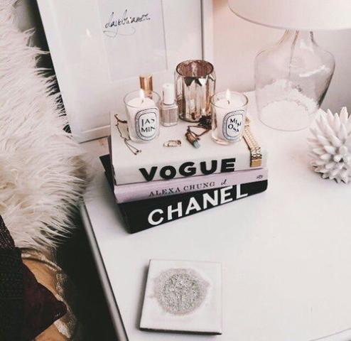 10 Ιδέες για να έχεις πάντα ένα όμορφο κομοδίνο