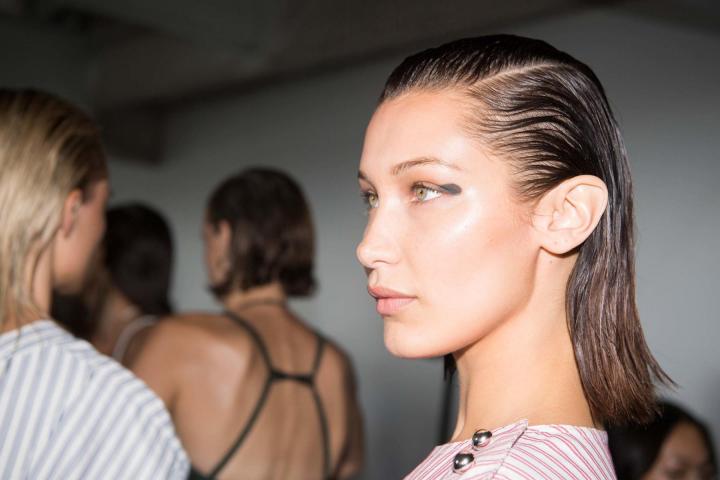 Οι τάσεις στο eyeliner που πρέπει να ξέρεις φέτος