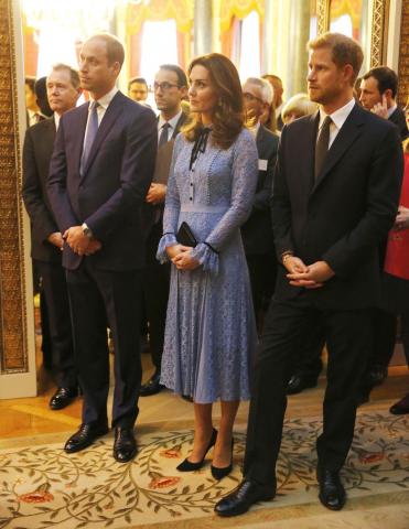 Η πρώτη εμφάνιση της Kate Middleton με φουσκωμένη κοιλίτσα 