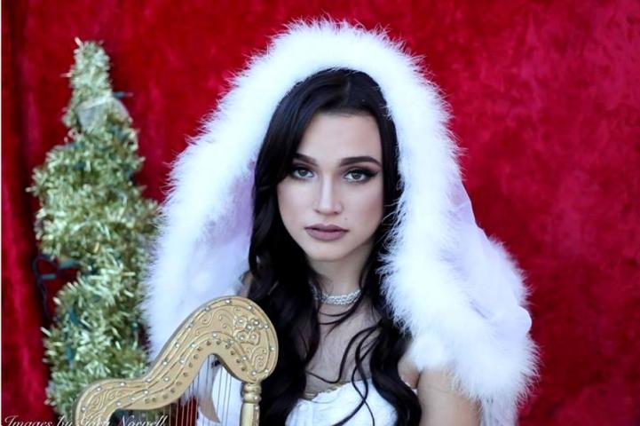 Kardashian & Jenner: Η 18χρονη ξαδέρφη – σωσίας τους φιλοδοξεί να τους κλέψει τη δόξα